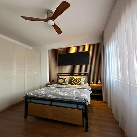 Andel Apartment With Terrace Praha Bagian luar foto