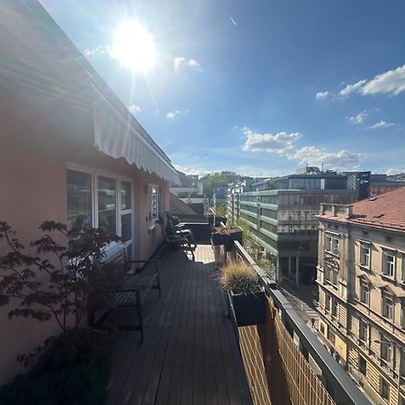 Andel Apartment With Terrace Praha Bagian luar foto