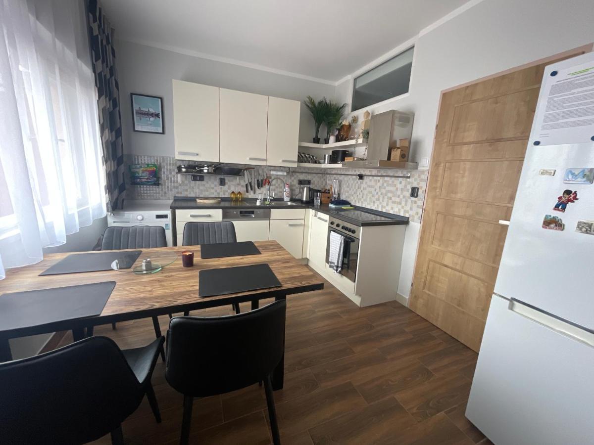 Andel Apartment With Terrace Praha Bagian luar foto