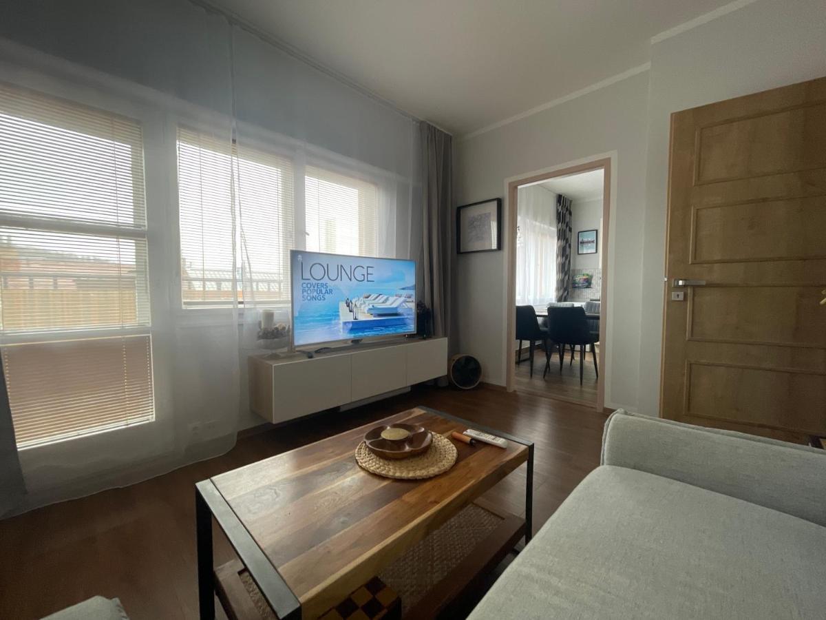 Andel Apartment With Terrace Praha Bagian luar foto