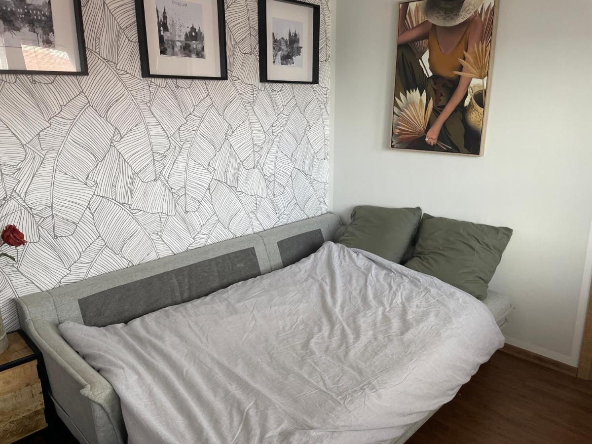 Andel Apartment With Terrace Praha Bagian luar foto
