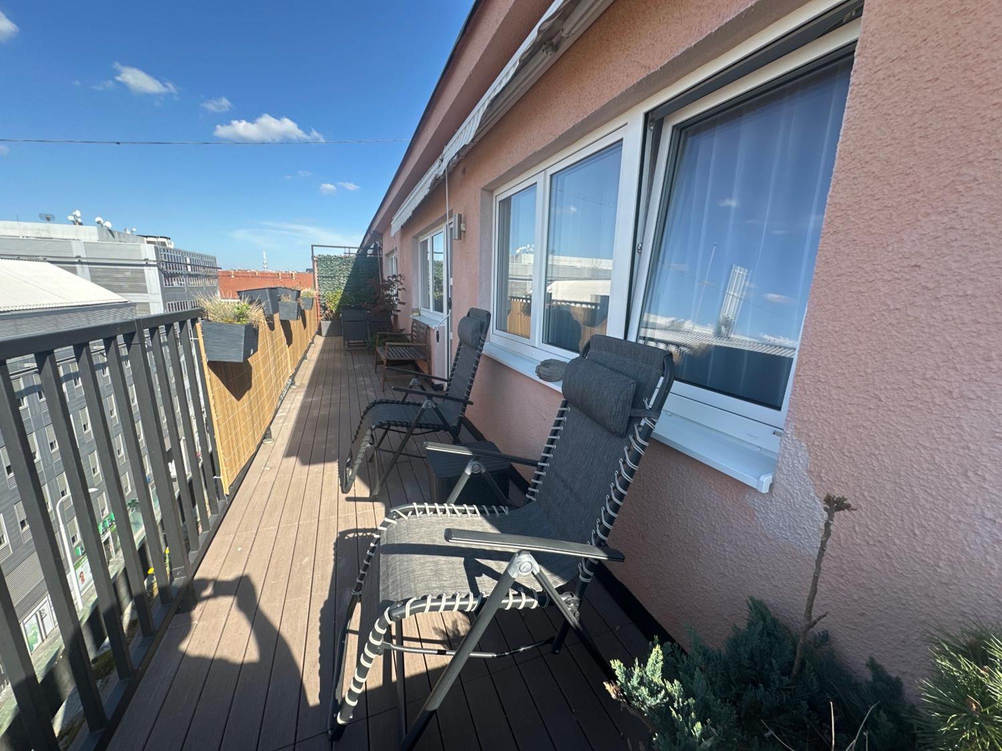 Andel Apartment With Terrace Praha Bagian luar foto